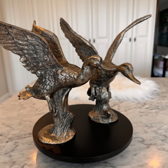 Vintage pair silver plated mallard duck figurines in flight. 1970s Italian - Picture 12 of 13